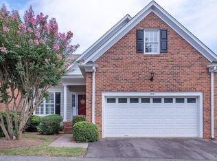 517 Sherwood Hills Dr, Winston Salem, NC 27104