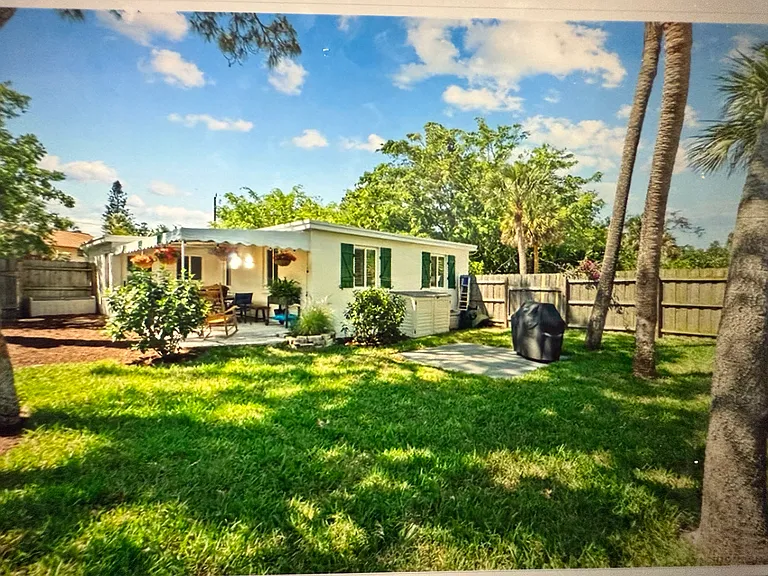626 NW Poinsettia St — Photo 15