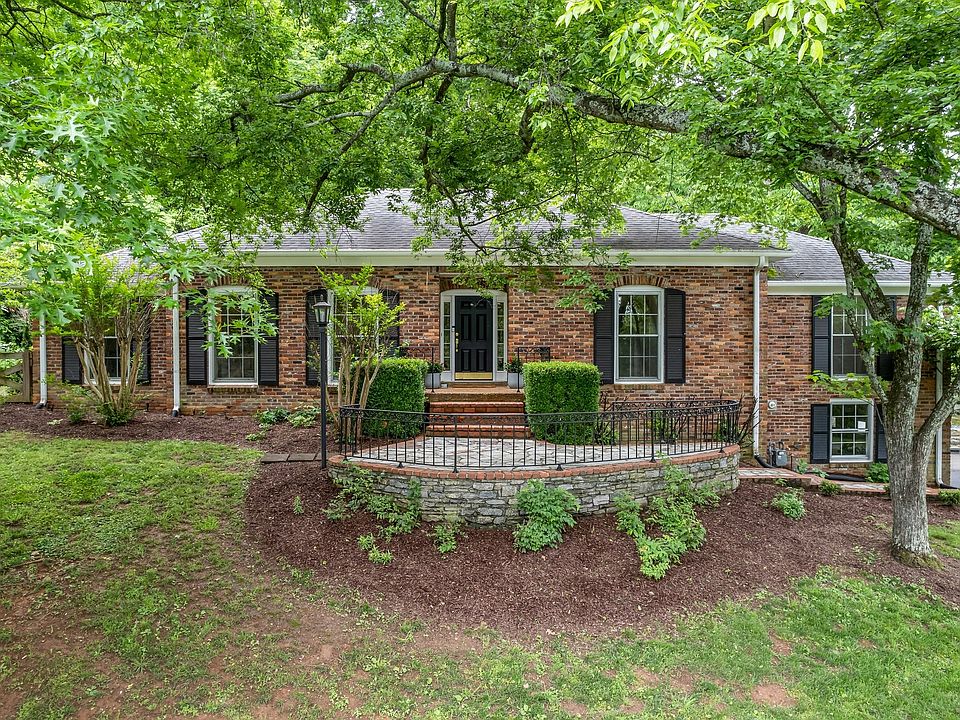 1st image of 847 Highland Crest Dr