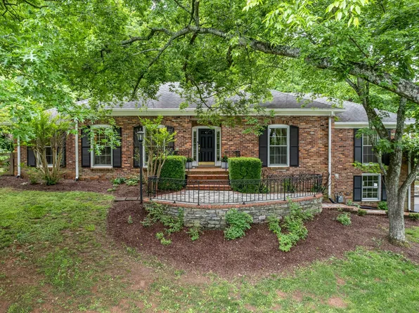 847 Highland Crest Dr, Nashville, TN 37205