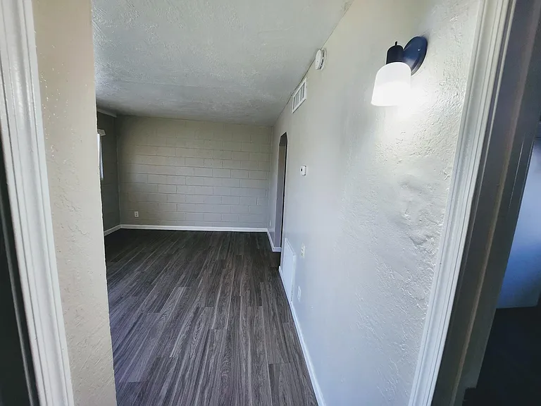 1709 N 25th Pl #7 — Photo 15