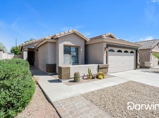 2724 E Silversmith Trl, San Tan Valley, AZ 85143