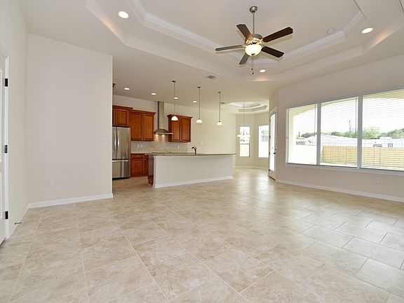 3rd image of 6134 Lowrie Block