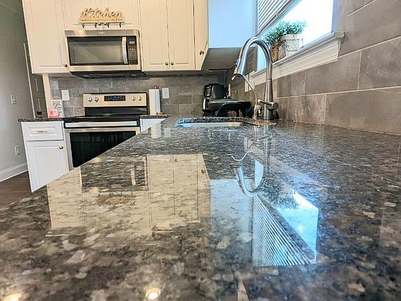 5th image of 806 Burlington Dr. Drive