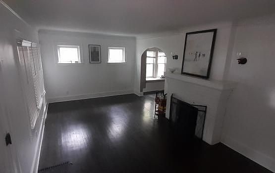5th image of 1119 E 5th St