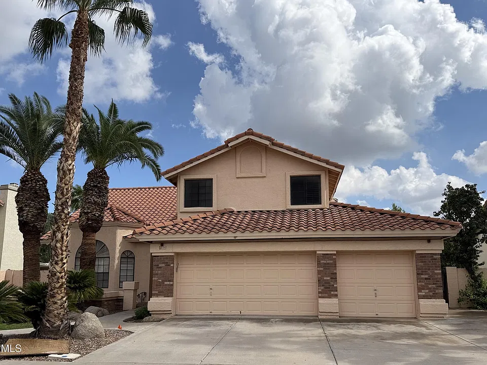 2241 E Mallard Ct