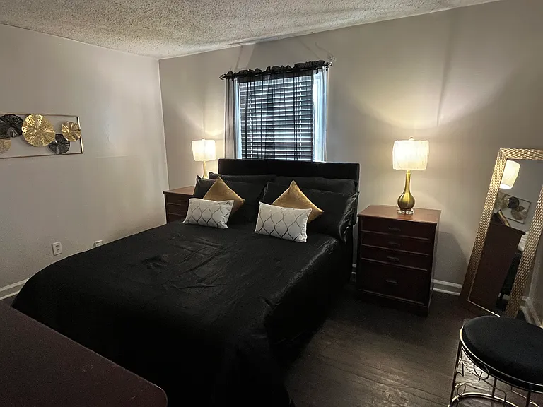 1811 Penelope Rd NW — Photo 9