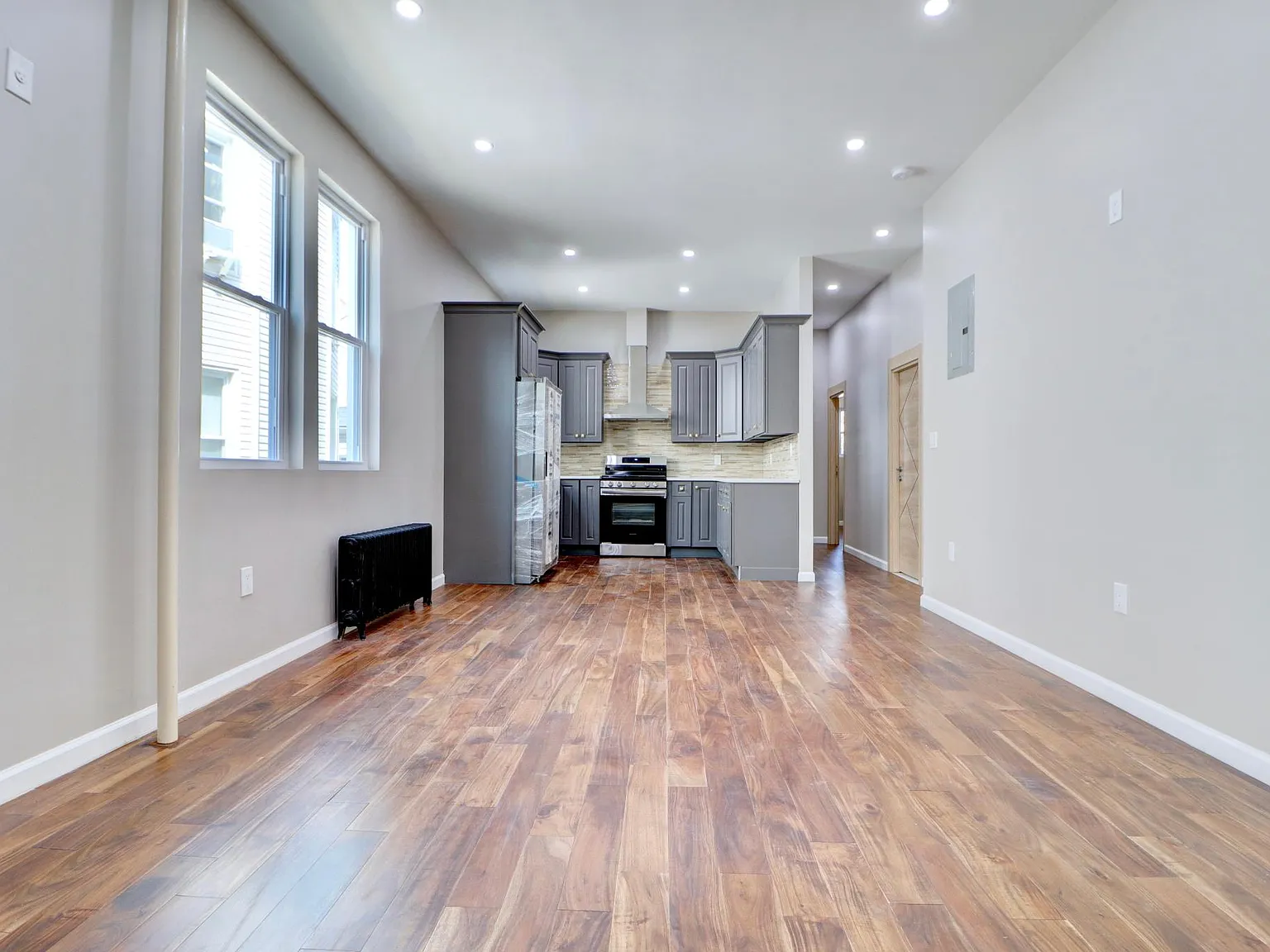 3 bed, 1000 sqft, $3,600 — Photo 3