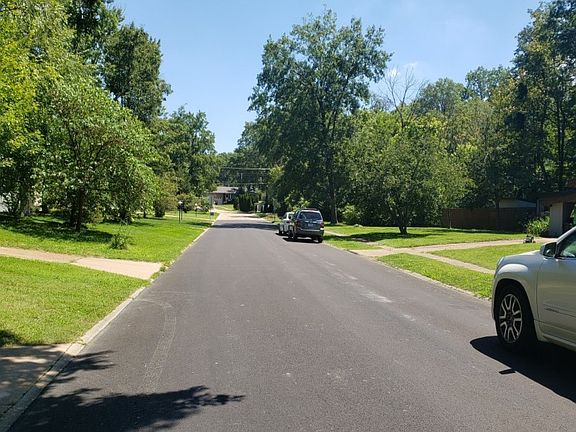 5th image of 637 Fieldcrest Dr