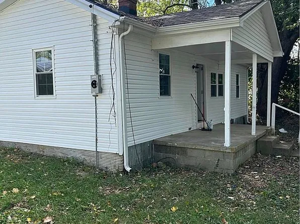 102 Tucker St, Campbellsville, KY 42718