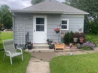 212 3rd St, Mellette, SD 57461