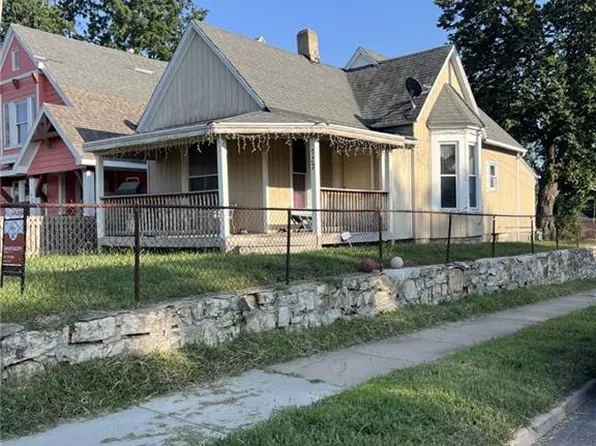 737 Splitlog Ave, Kansas City, KS 66101