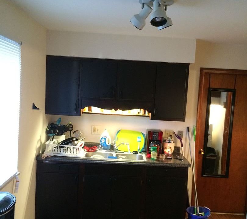 2nd image of 74 Pierce St APT A