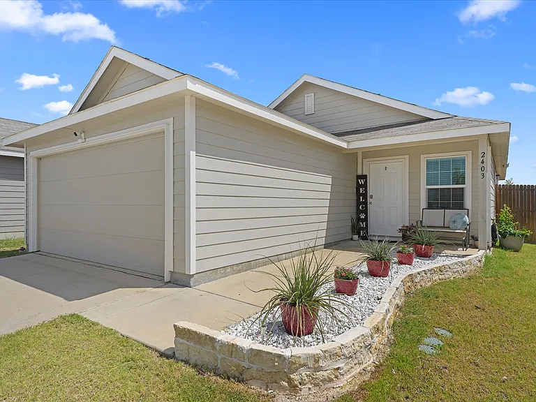 2403 Hesperus Ave — Photo 1