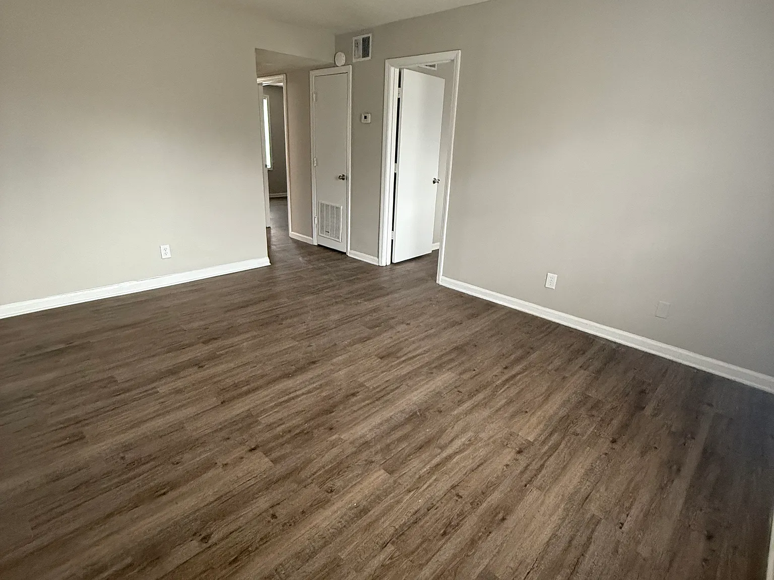 2 bed, 650 sqft, $1,200 — Photo 2