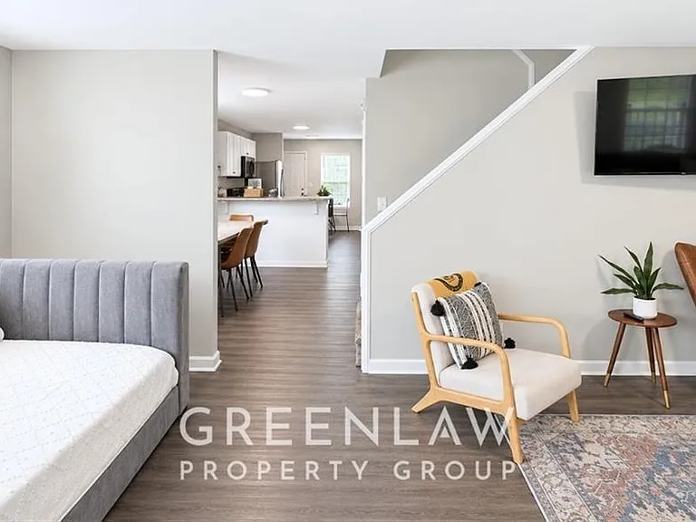 999 Washington St SW — Photo 4