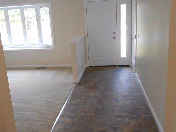 2nd image of 518 Meadowview Cir