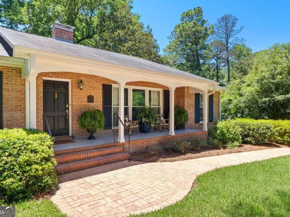 517 Ridgecrest Rd, Lagrange, GA 30240