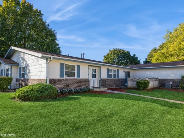 819 Royal Dr APT 1, McHenry, IL 60050
