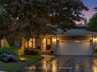 7 Banbury Ct, Aurora, ON L4G 3M8