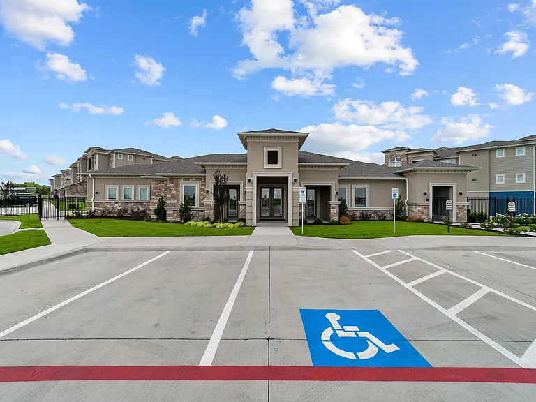 Cross Timbers Apartments — Photo 26