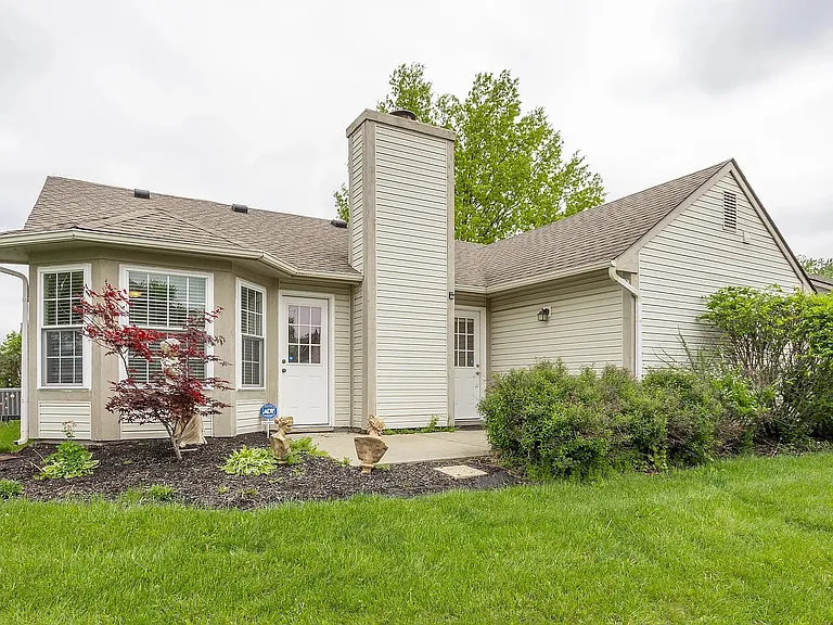 1911 Maple Park Dr — Photo 23
