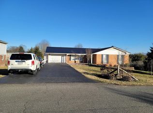 4537 Old Stage Rd, Pulaski, VA 24301