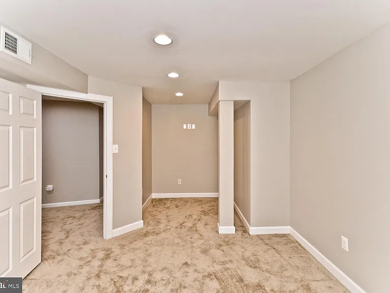 8006 Kingsmill Rd — Photo 40