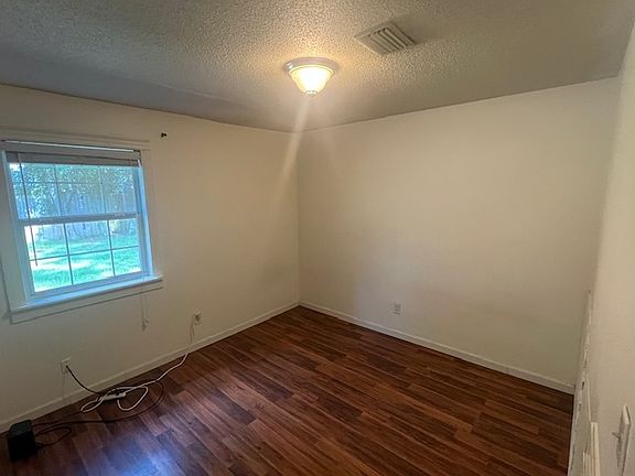 3rd image of 1313 Edenfield Dr #1313
