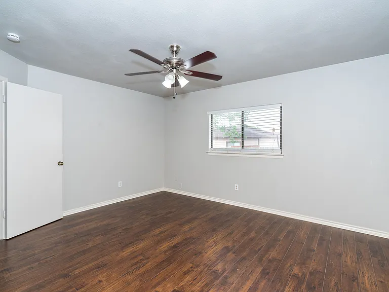 15503 Walnut Creek Dr — Photo 15