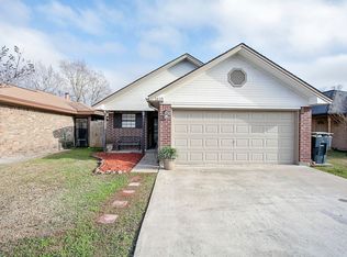 6830 Bexley St, Groves, TX 77619