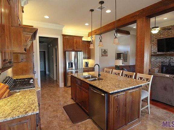 3rd image of 40270 Buchanan Ct