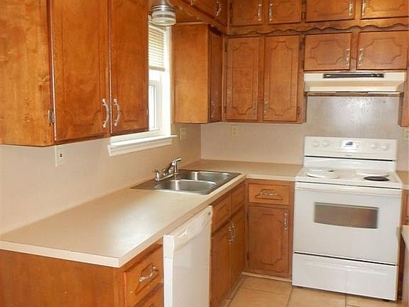 5th image of 2719 Phyllis Dr
