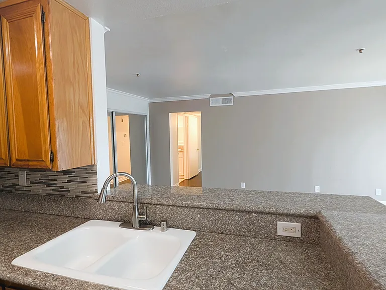 Camarillo Sunshine Apartments — Photo 26