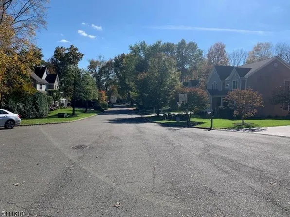 25 Greene St, Mahwah, NJ 07430