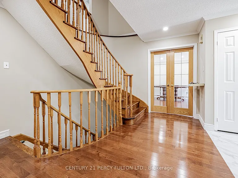 81 Ennisclare Pl — Photo 4