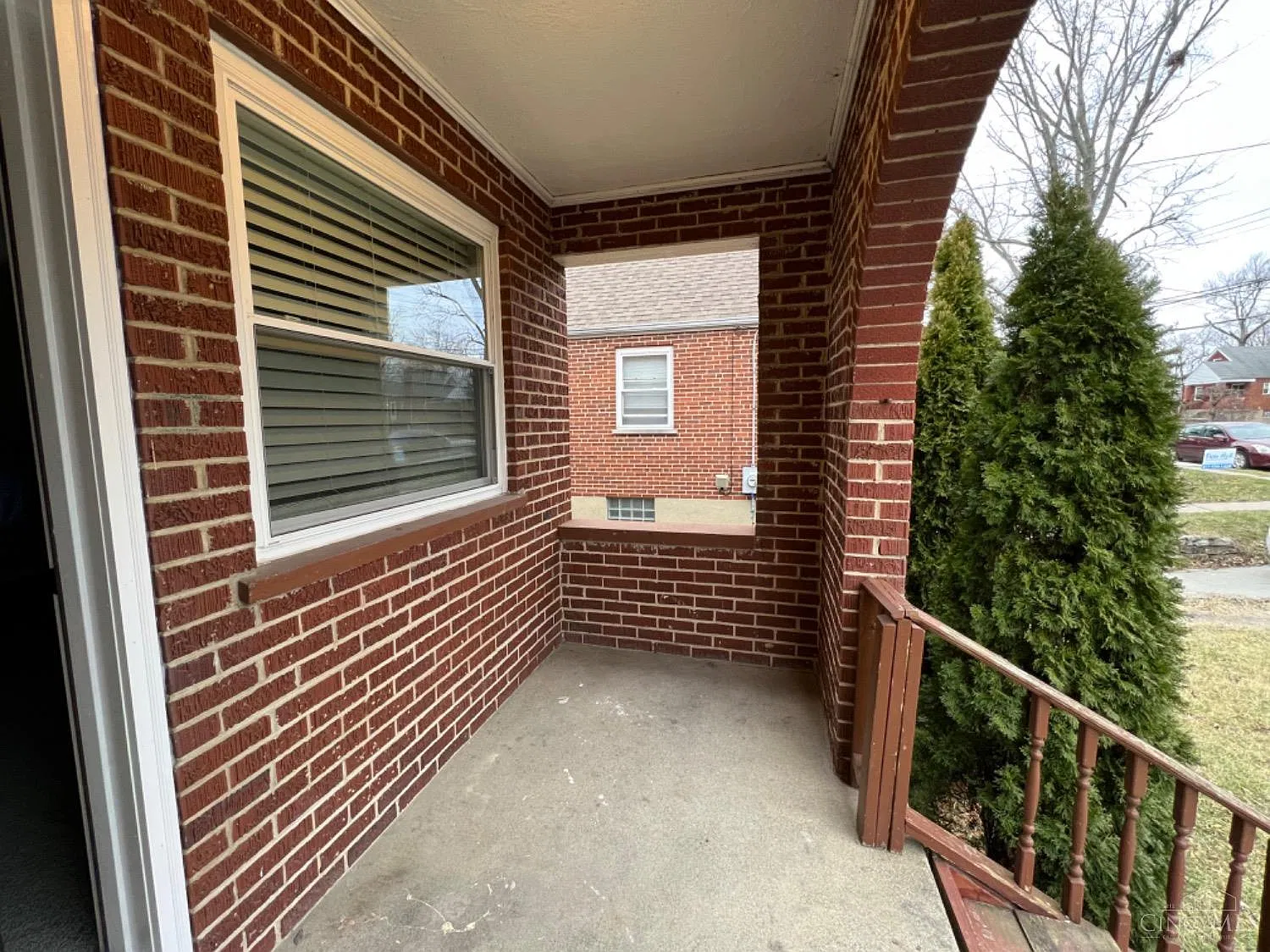 3 bed, 1.0 bath, 930 sqft, $1,445 — Photo 3