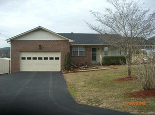 132 Malone St, Brush Creek, TN 38547