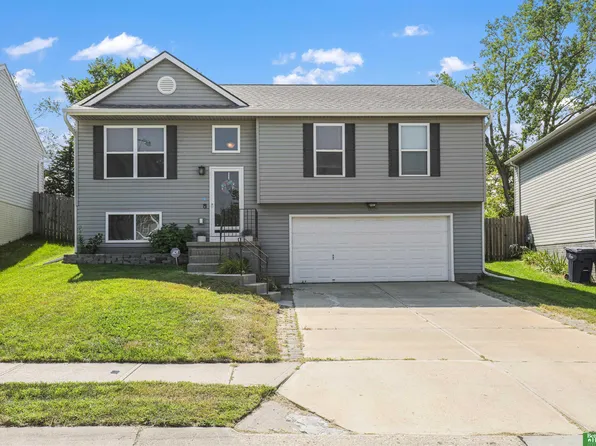 11029 Girard St, Omaha, NE 68142