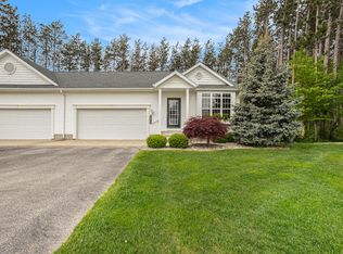 5615 N Turning Leaf Way, Fruitport, MI 49415