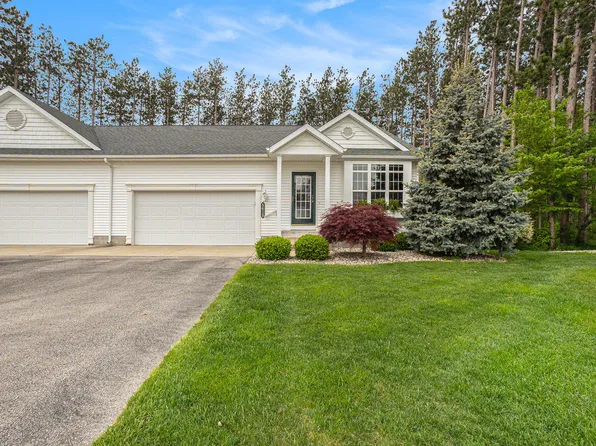 5615 N Turning Leaf Way, Fruitport, MI 49415