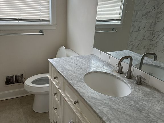 5th image of 1601 Grovewood Dr