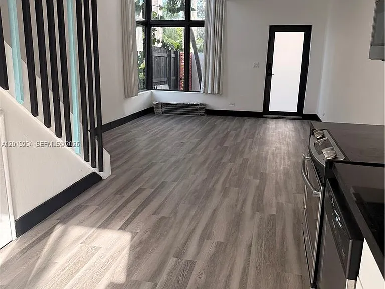 1040 NE 78th Street Rd #1 — Photo 11