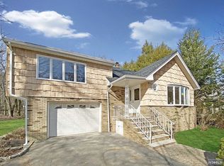 381 Durie Ave, Closter, NJ 07624