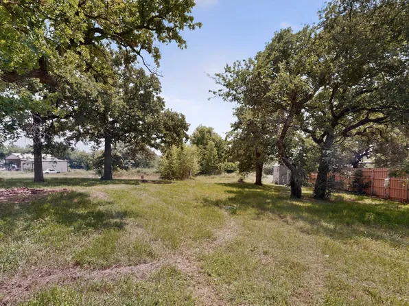 1880 Houston Rd, Burleson, TX 76028