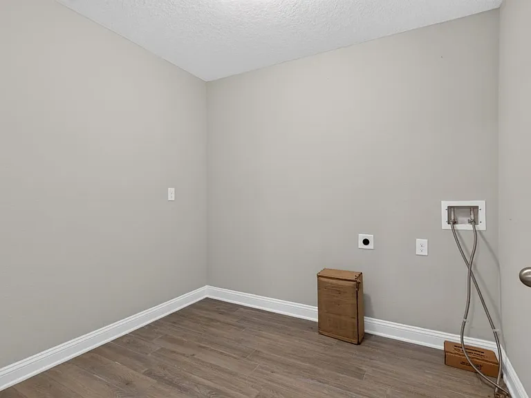 2580 Cold Stream Ln — Photo 37