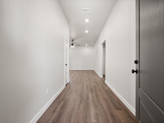 2nd image of 2914 Corpus Ave