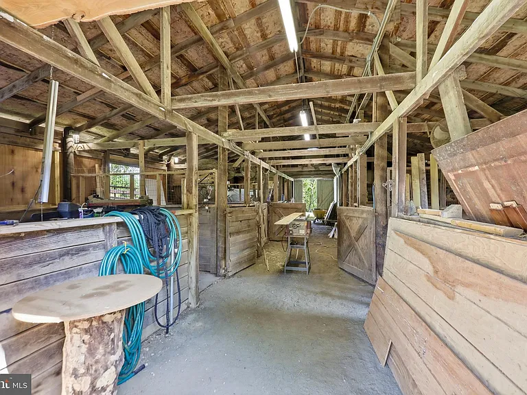 39088 Bolington Rd — Photo 29