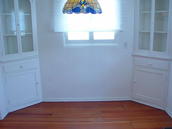3rd image of 601 La Mirada Ave