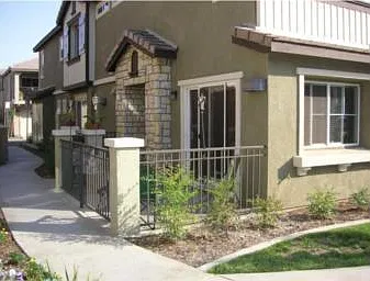 3 bed, 1600 sqft, $2,600 — Photo 1